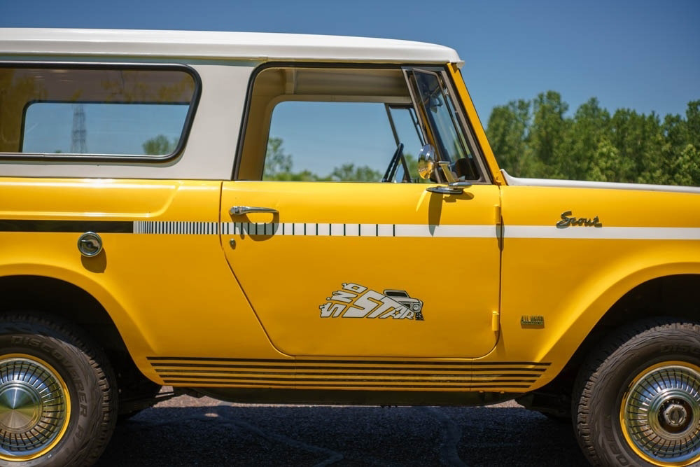 Sold: 1971 IH Scout 800B SnoStar