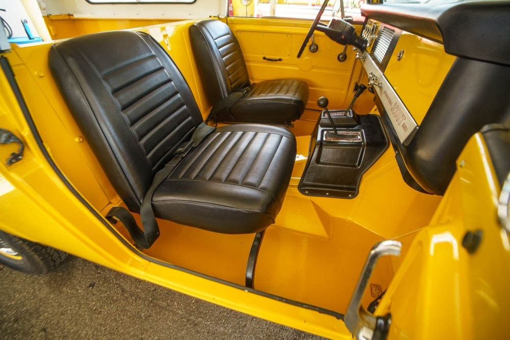 Sold: 1971 IH Scout 800B SnoStar