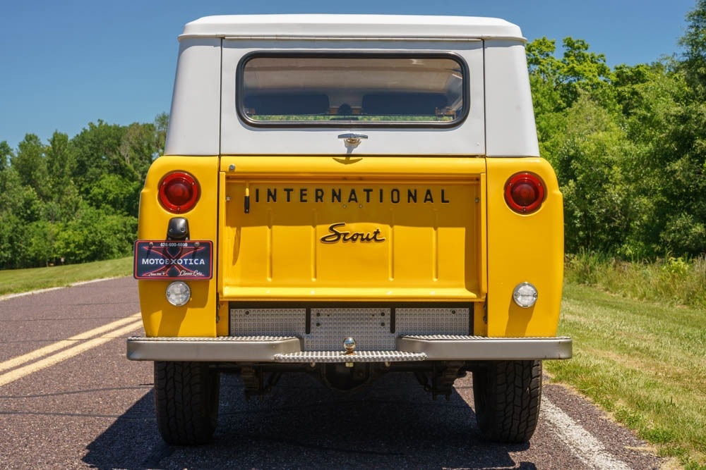 Sold: 1971 IH Scout 800B SnoStar