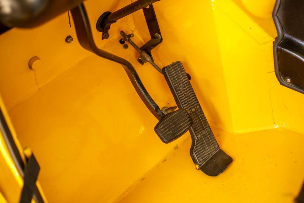 Sold: 1971 IH Scout 800B SnoStar