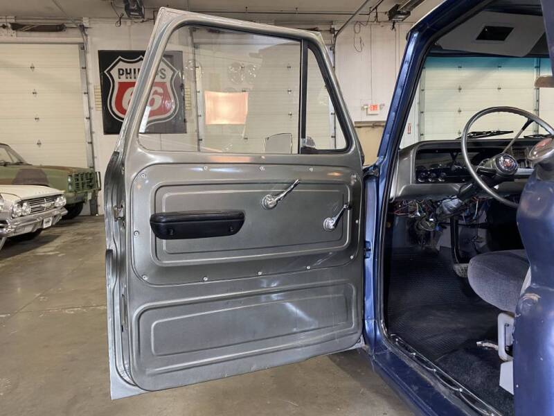 Sold: 1964 Chevrolet C10 Stepside Pickup