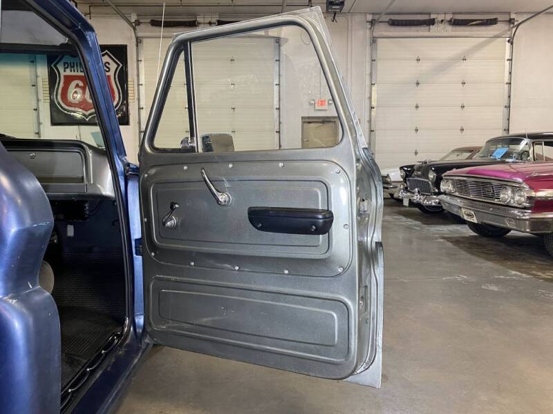 Sold: 1964 Chevrolet C10 Stepside Pickup