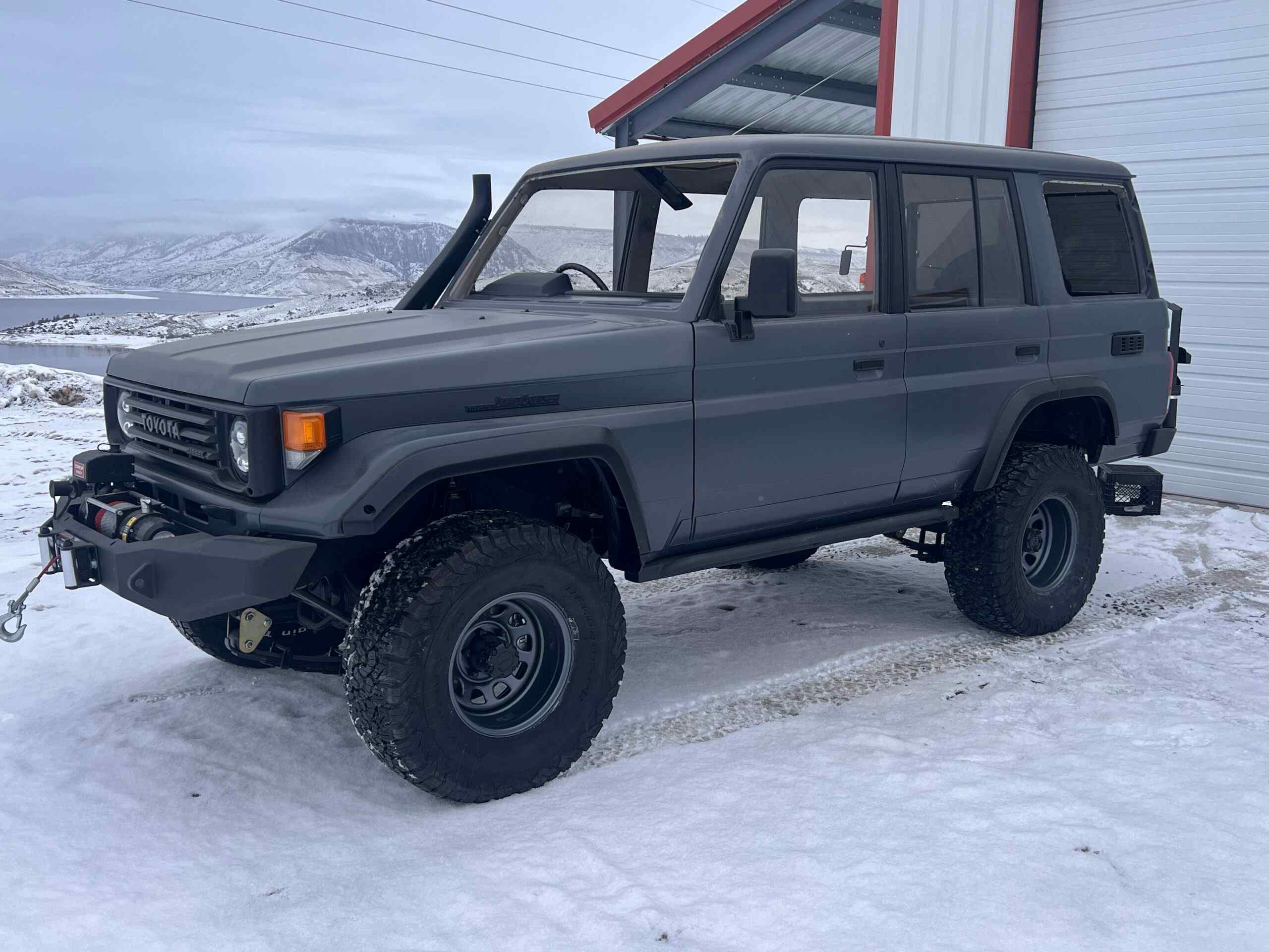 Toyota Land Cruiser HZJ77