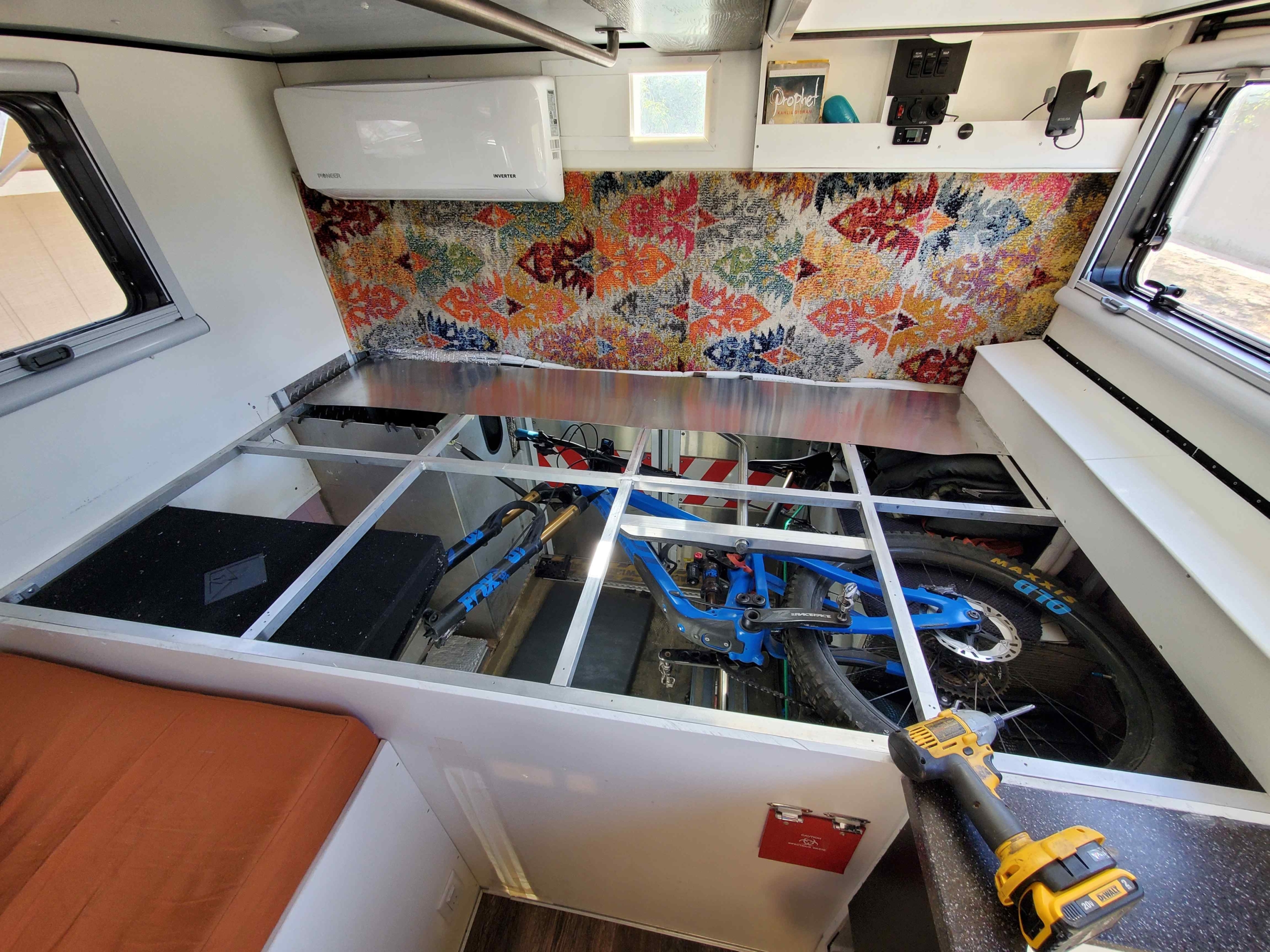 Sold: 2009 Chevrolet Kodiak C4500 4×4 Expedition Vehicle