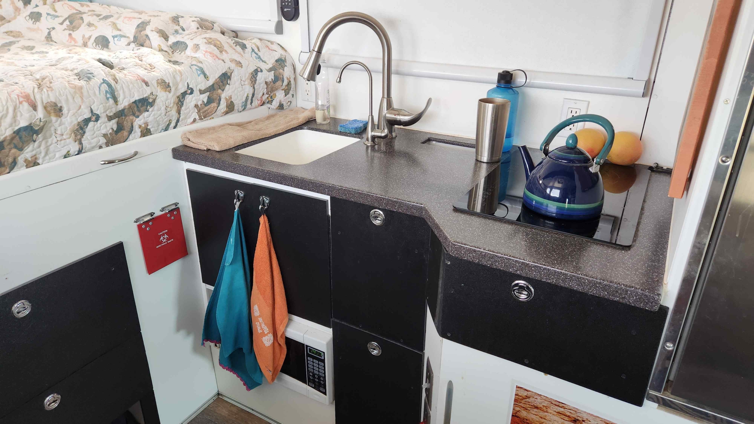 Sold: 2009 Chevrolet Kodiak C4500 4×4 Expedition Vehicle