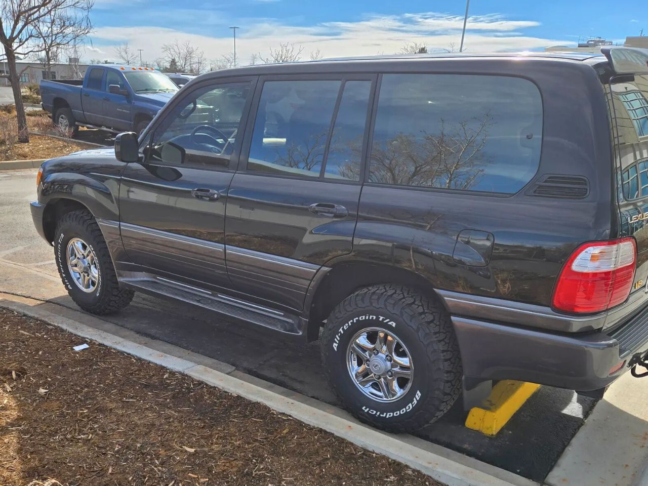 Sold: 2002 Lexus LX 470-1
