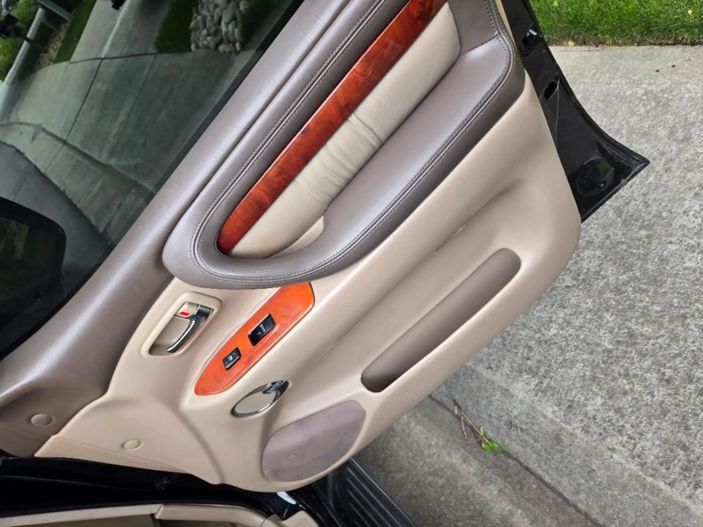 Sold: 2002 Lexus LX 470