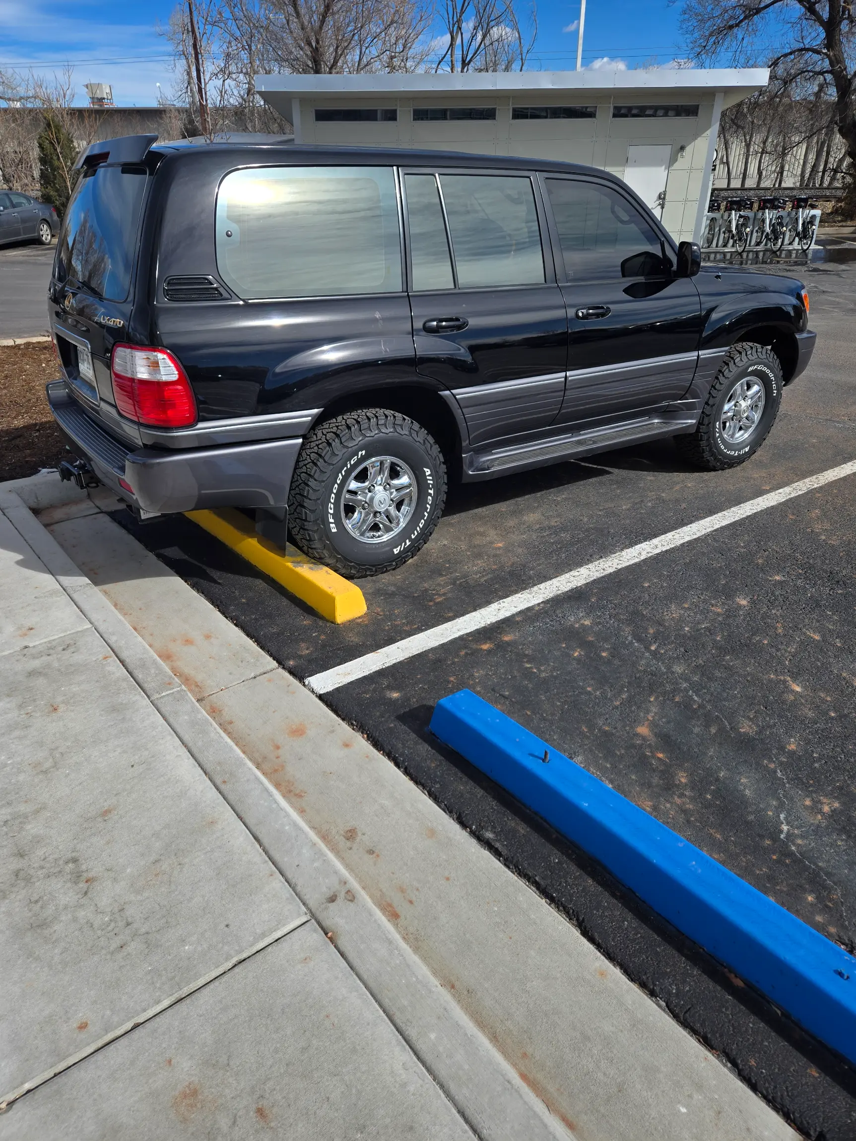 Sold: 2002 Lexus LX 470