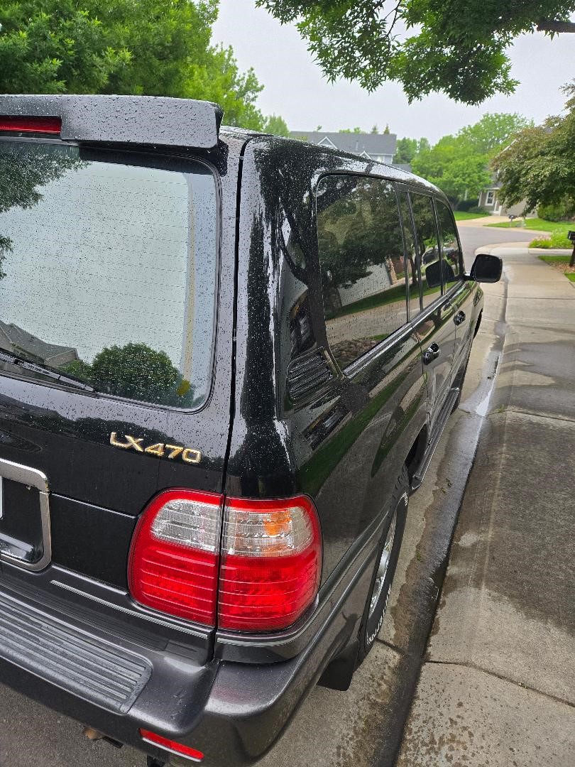Sold: 2002 Lexus LX 470