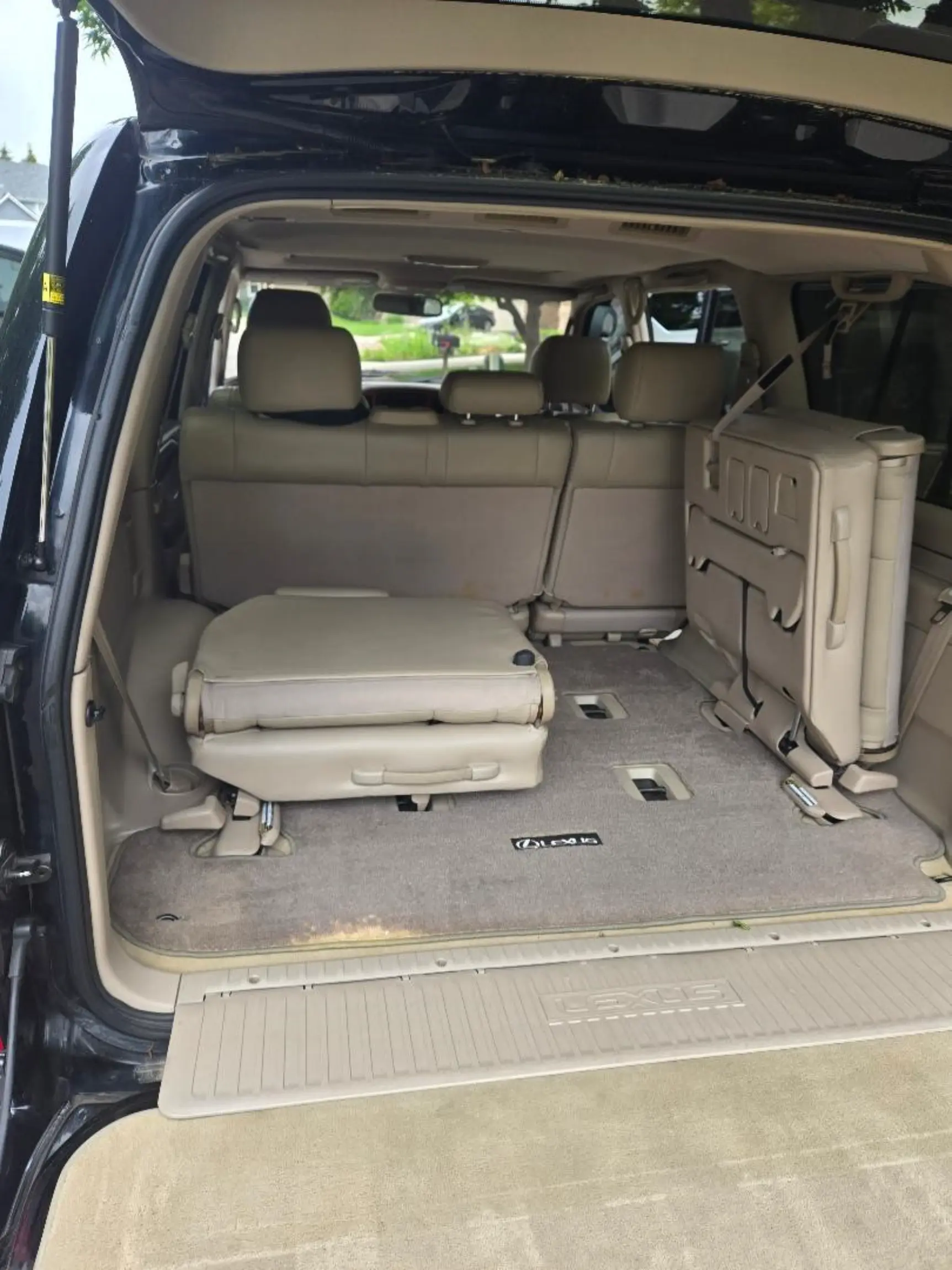 Sold: 2002 Lexus LX 470 - 4