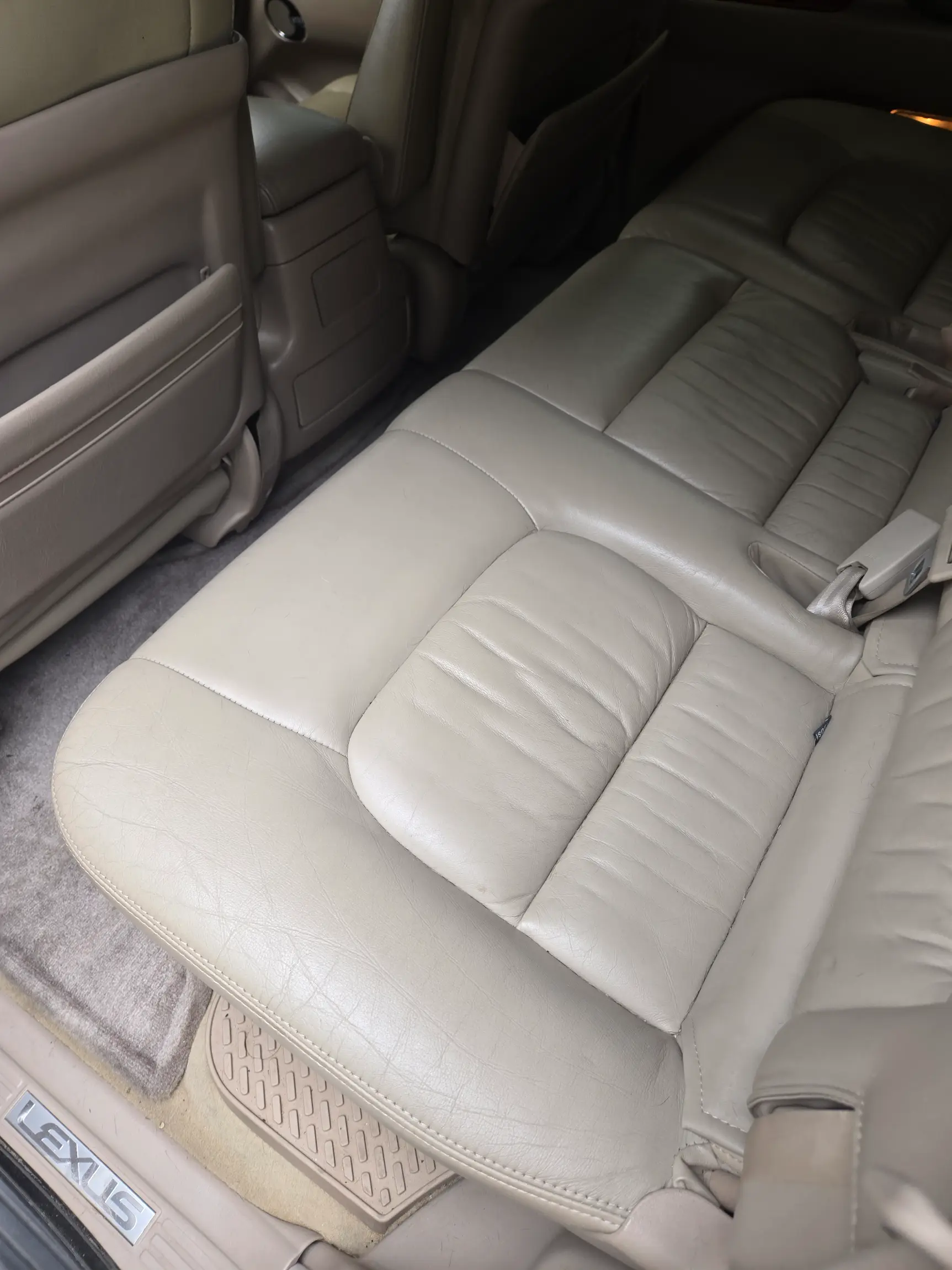 Sold: 2002 Lexus LX 470 - 5