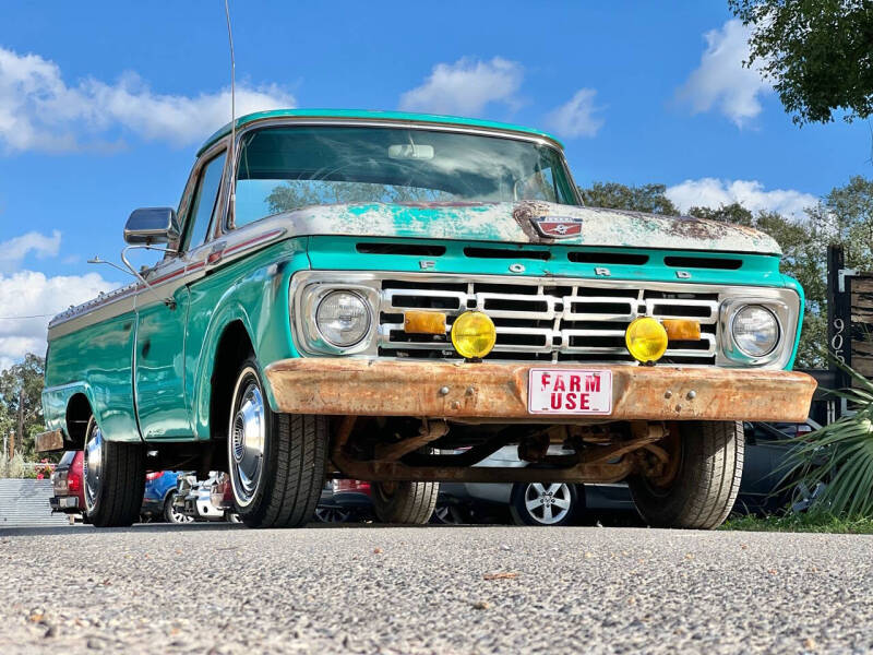  Ford F-100