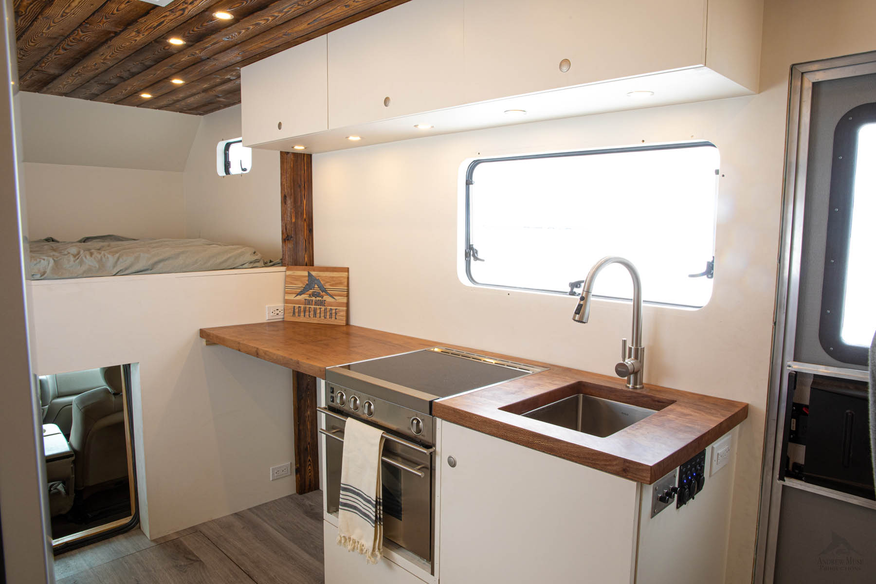 Sold: 2004 Museroamer Expedition Vehicle