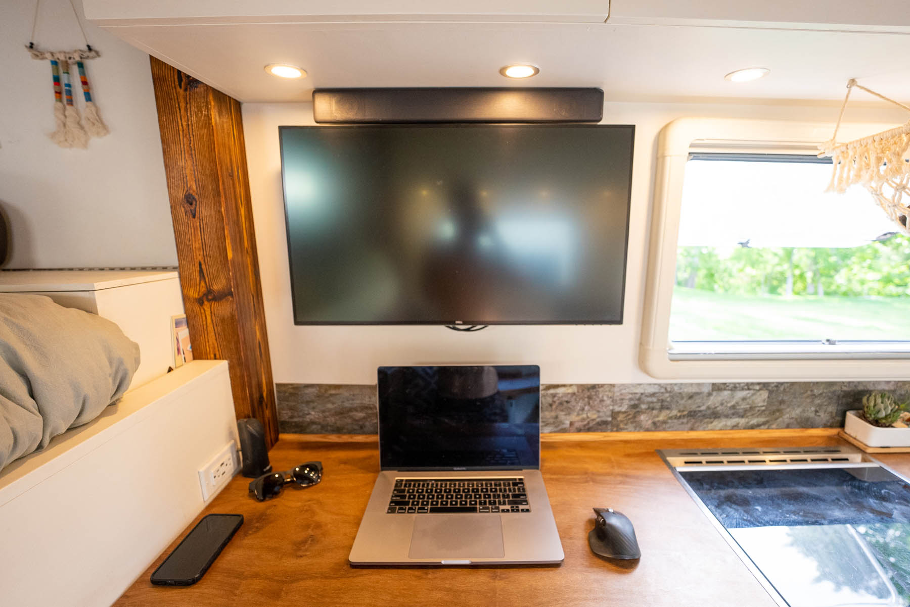 Sold: 2004 Museroamer Expedition Vehicle