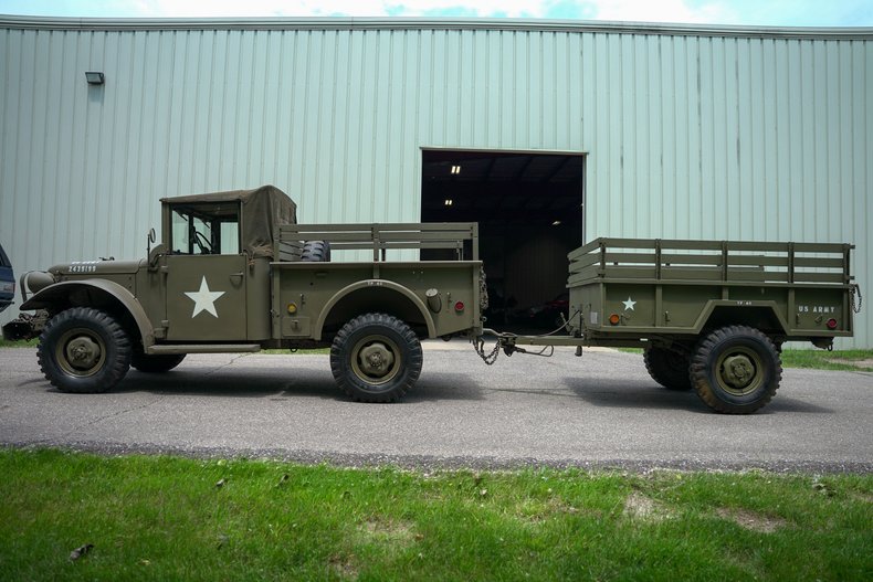 1953 Dodge M-37 + Trailer