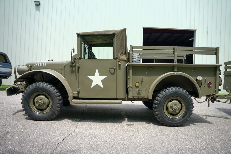 1953 Dodge M-37 + Trailer