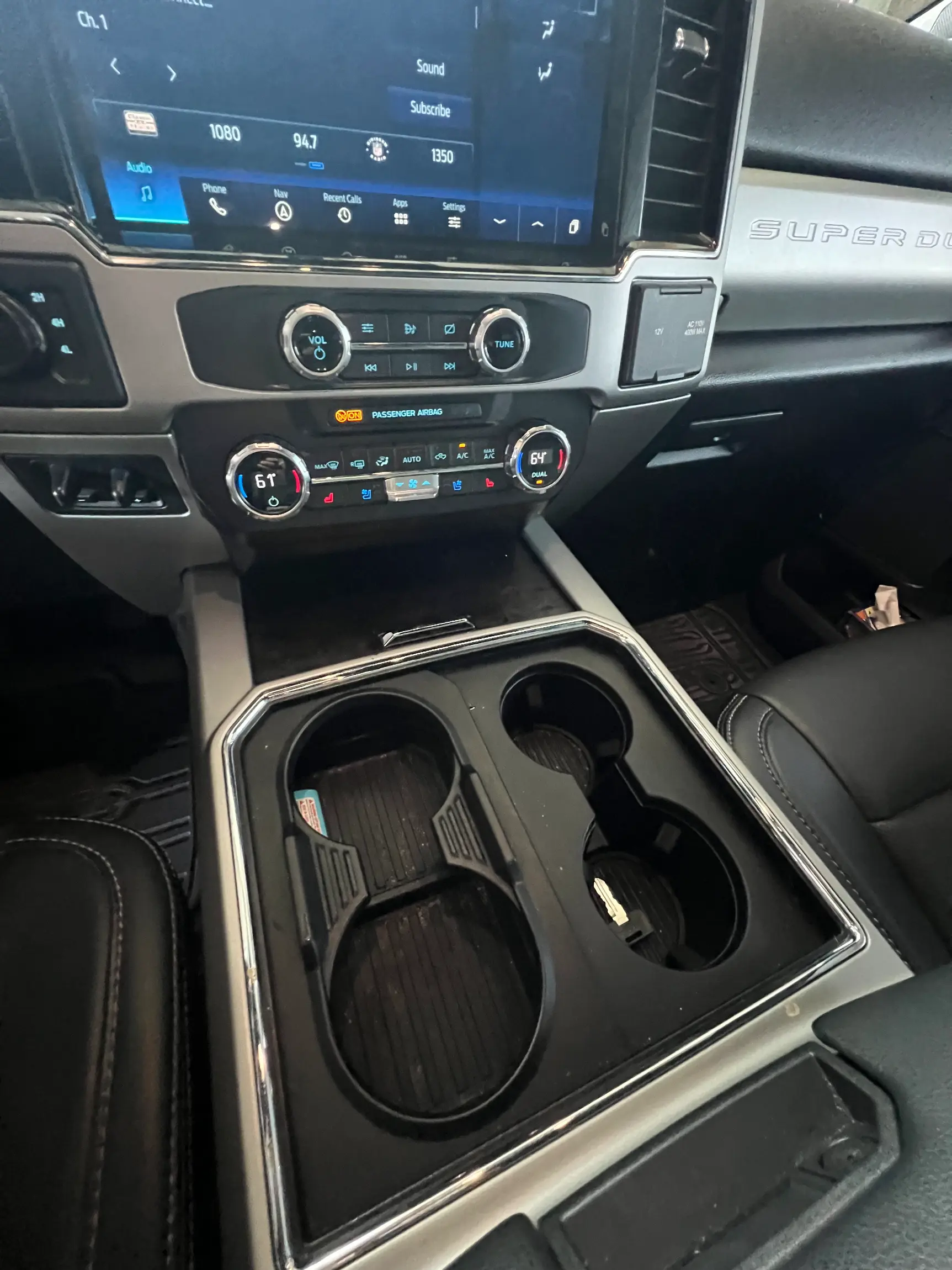 Sold: 2022 Ford F-550 Super Duty Lariat 4×4