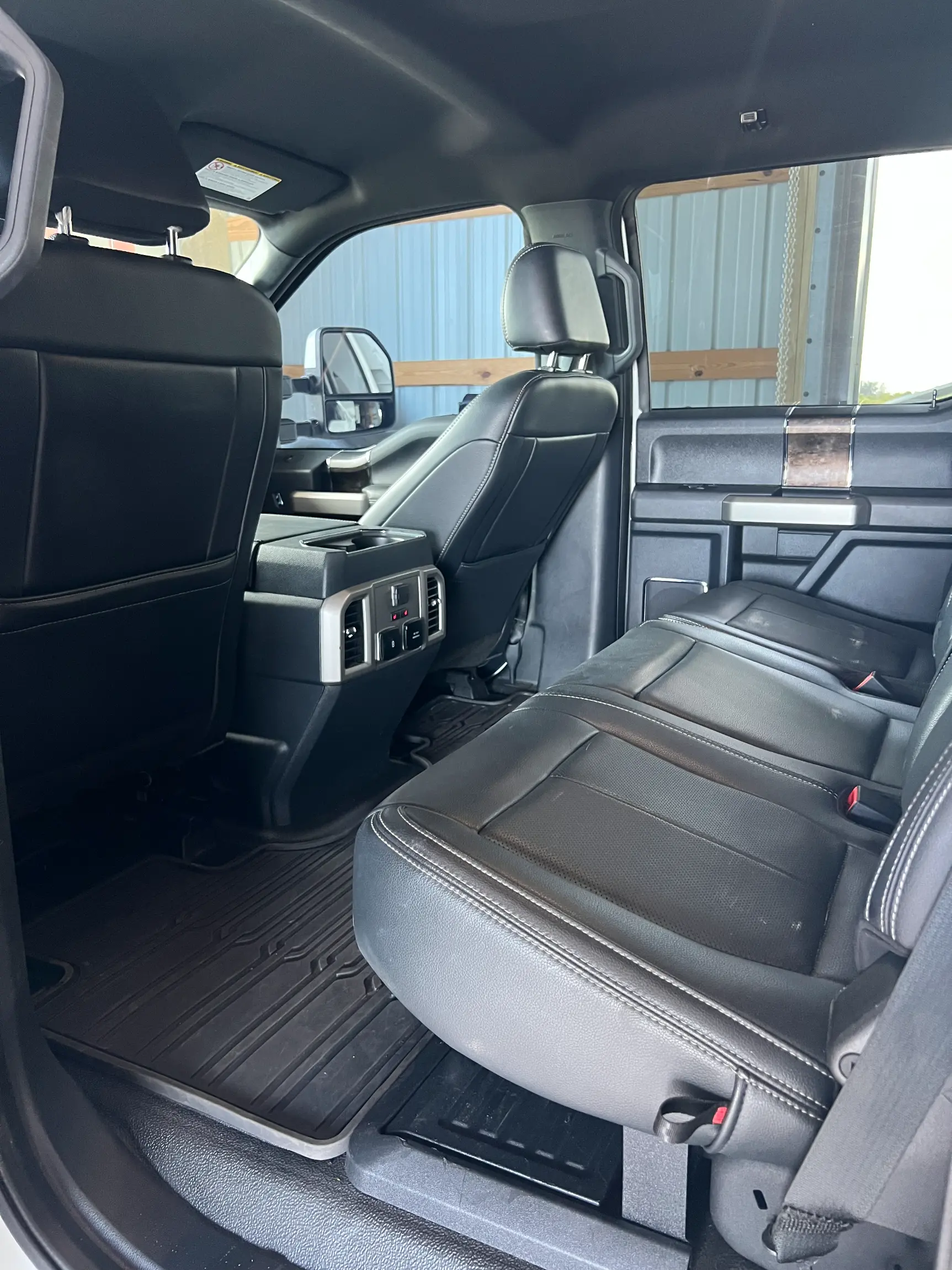 Sold: 2022 Ford F-550 Super Duty Lariat 4×4