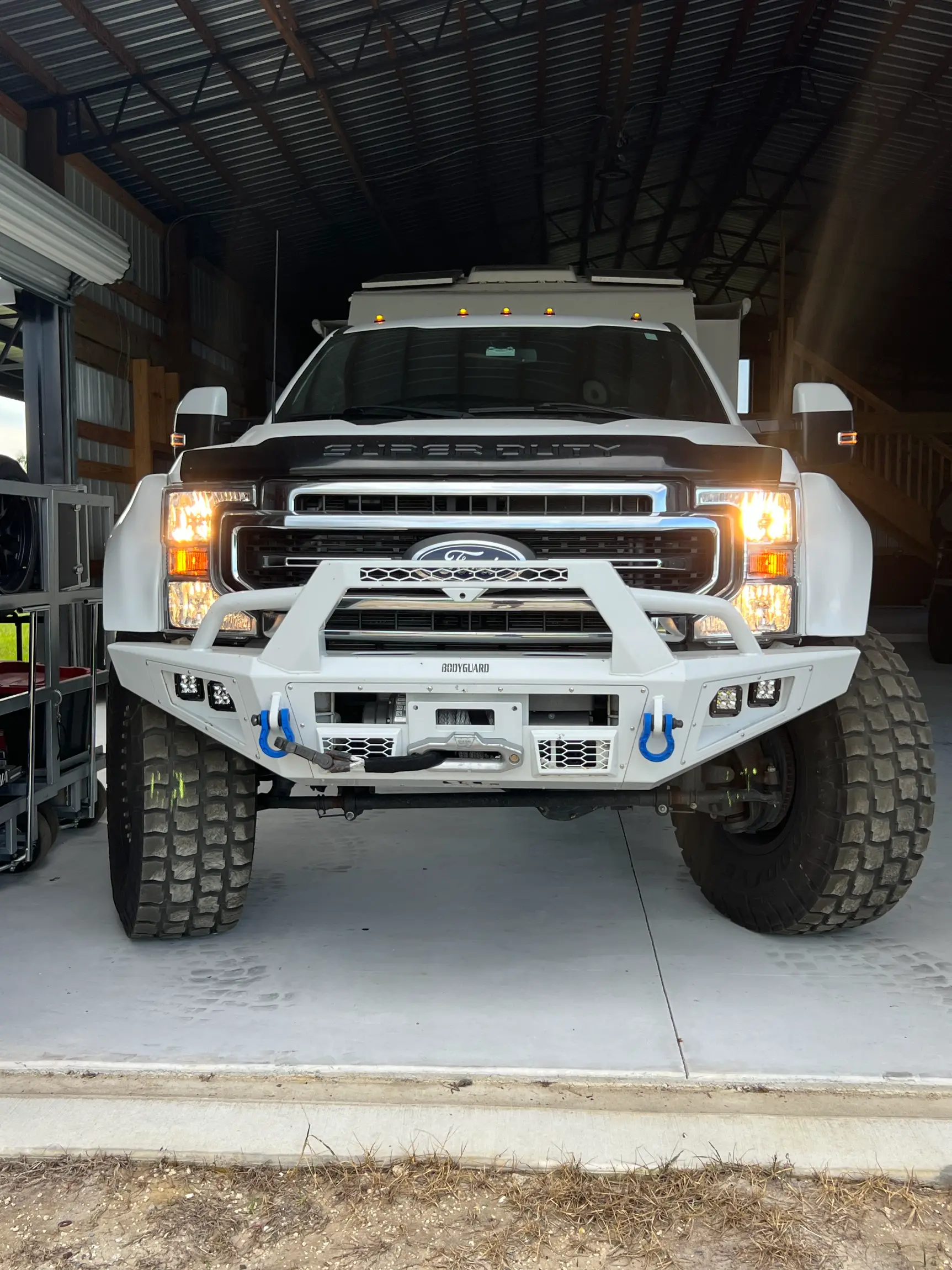 Sold: 2022 Ford F-550 Super Duty Lariat 4×4