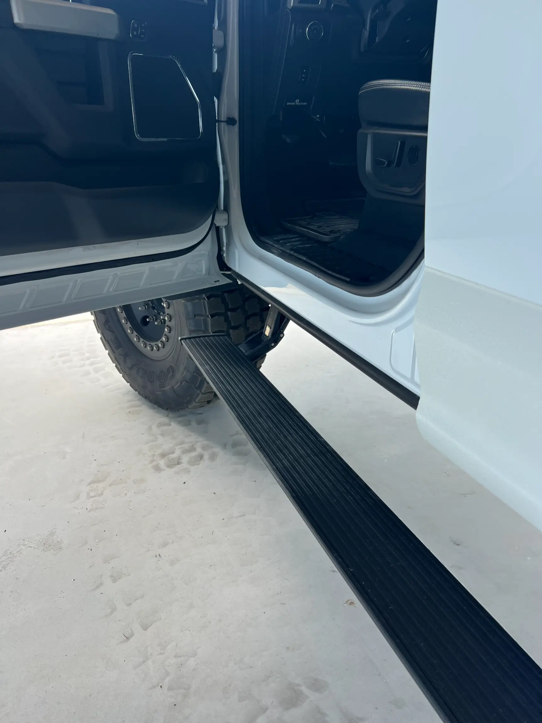 Sold: 2022 Ford F-550 Super Duty Lariat 4×4