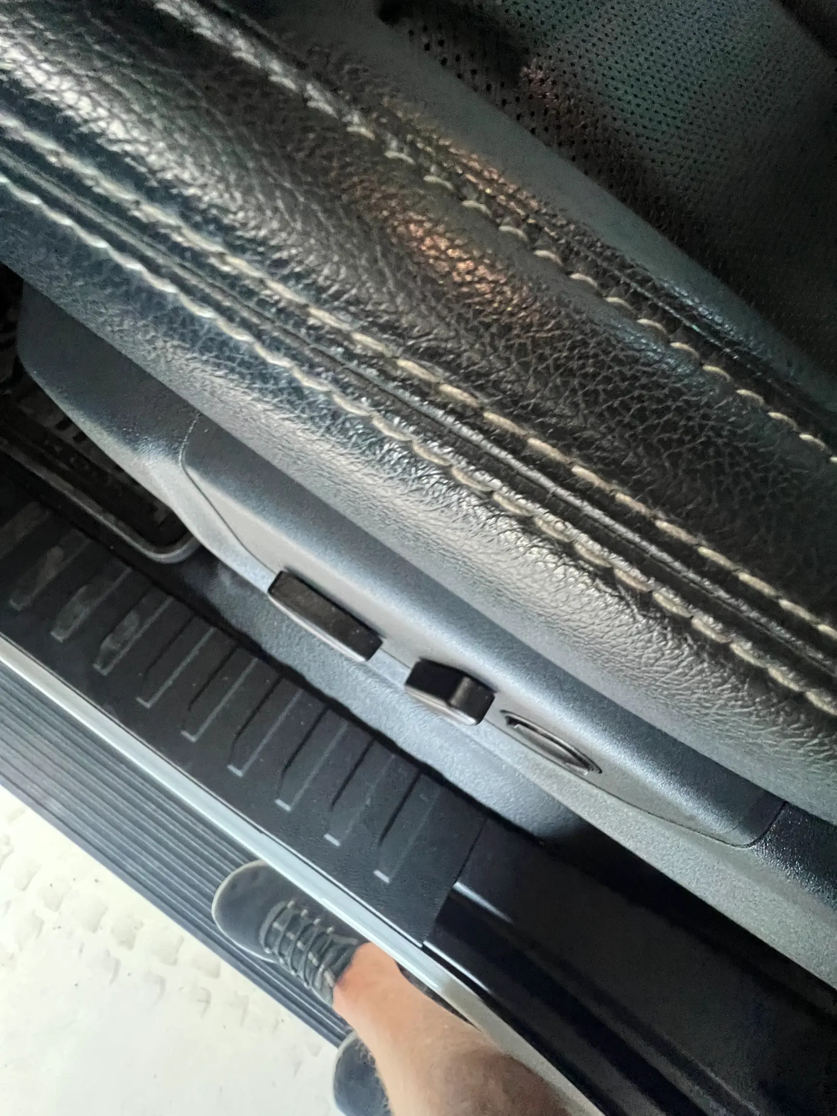 Sold: 2022 Ford F-550 Super Duty Lariat 4×4