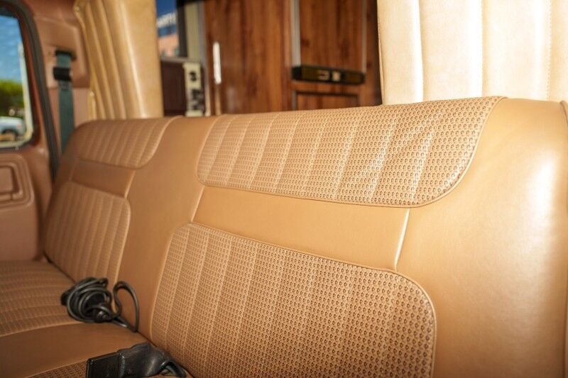 1986 Ford F-350 Pickup Camper