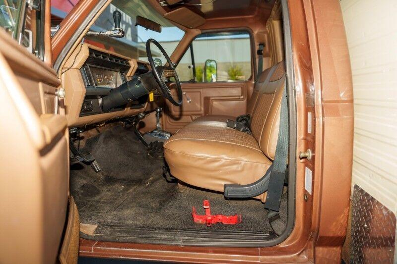1986 Ford F-350 Pickup Camper