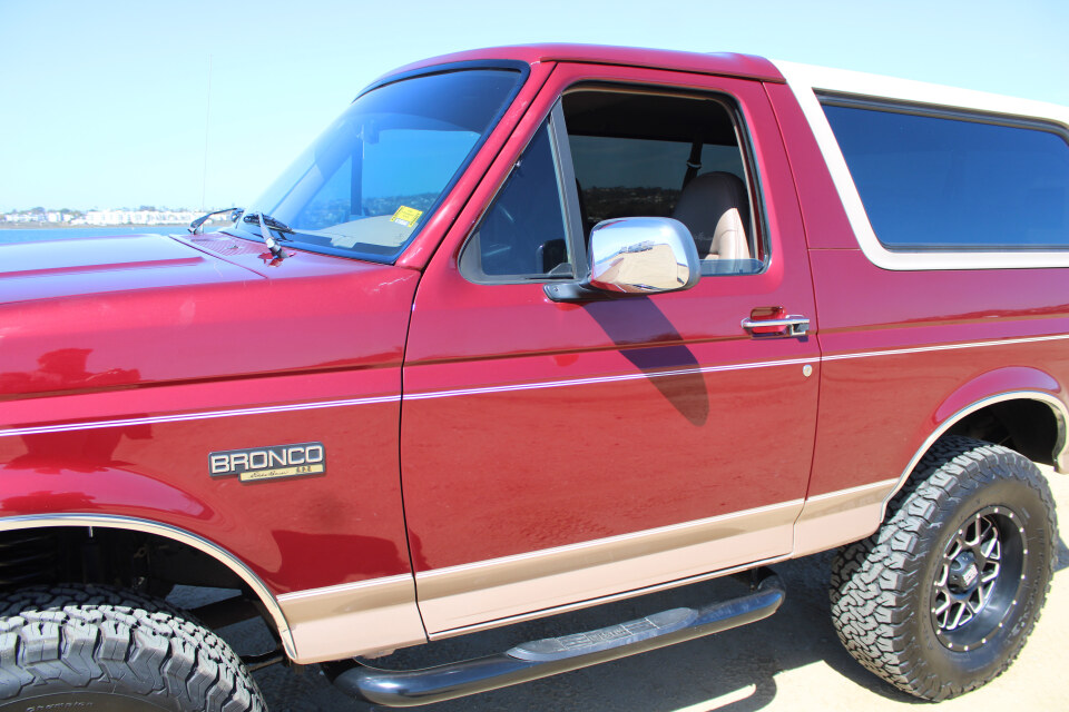 43k-Mile, 1-Owner 1996 Ford Bronco Eddie Bauer 4×4