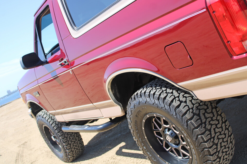 43k-Mile, 1-Owner 1996 Ford Bronco Eddie Bauer 4×4