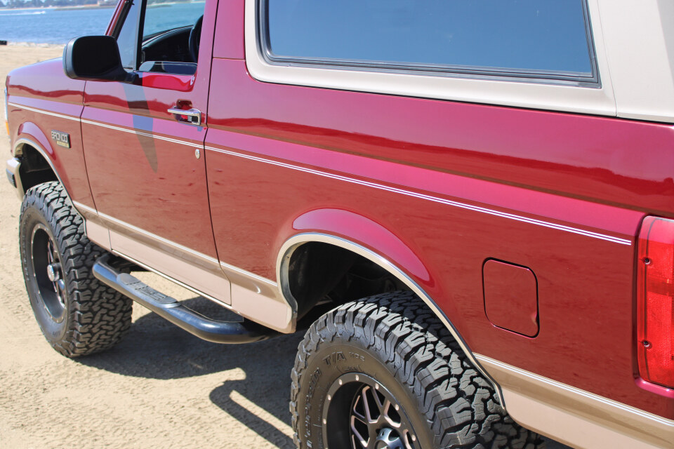43k-Mile, 1-Owner 1996 Ford Bronco Eddie Bauer 4×4