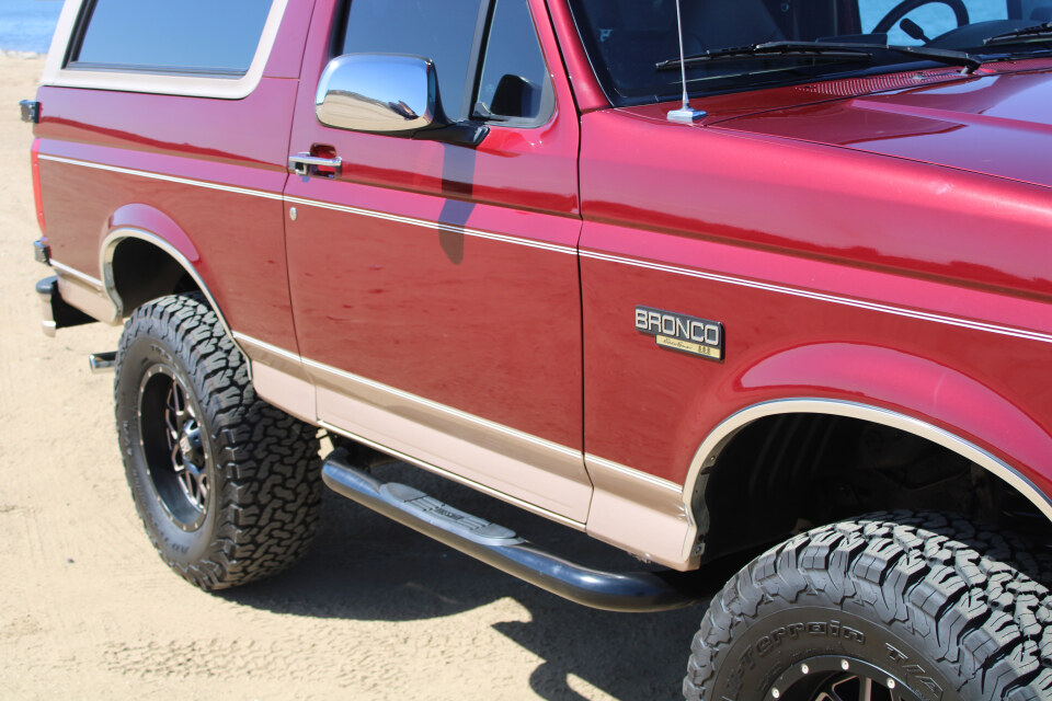 43k-Mile, 1-Owner 1996 Ford Bronco Eddie Bauer 4×4