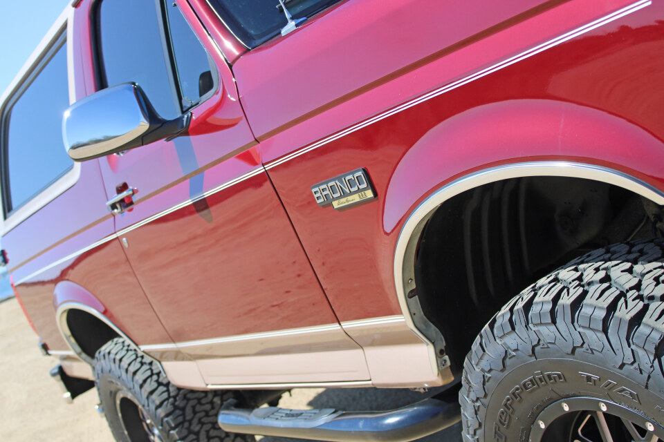 43k-Mile, 1-Owner 1996 Ford Bronco Eddie Bauer 4×4