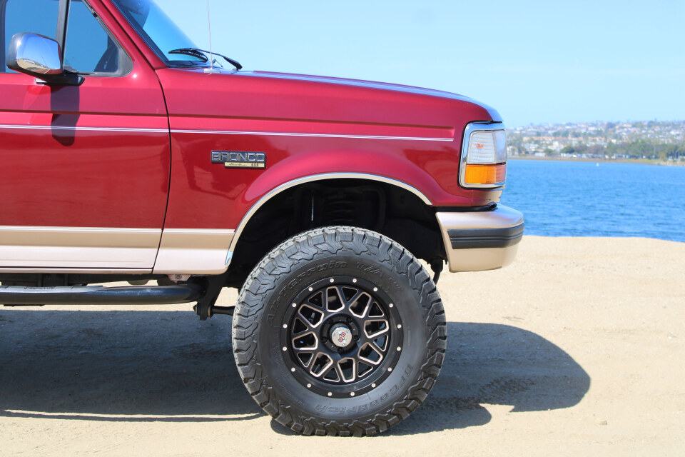 43k-Mile, 1-Owner 1996 Ford Bronco Eddie Bauer 4×4