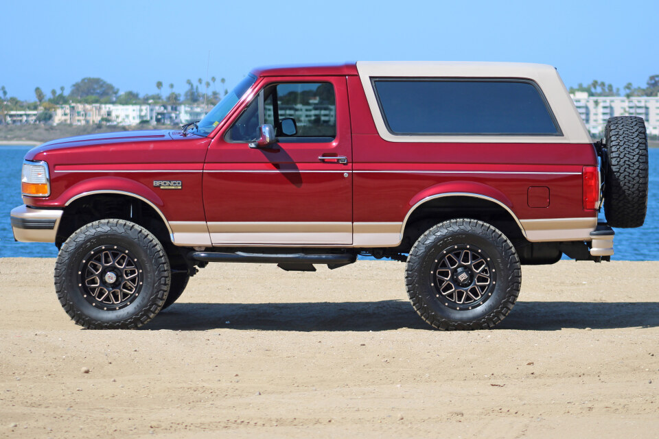 43k-Mile, 1-Owner 1996 Ford Bronco Eddie Bauer 4×4