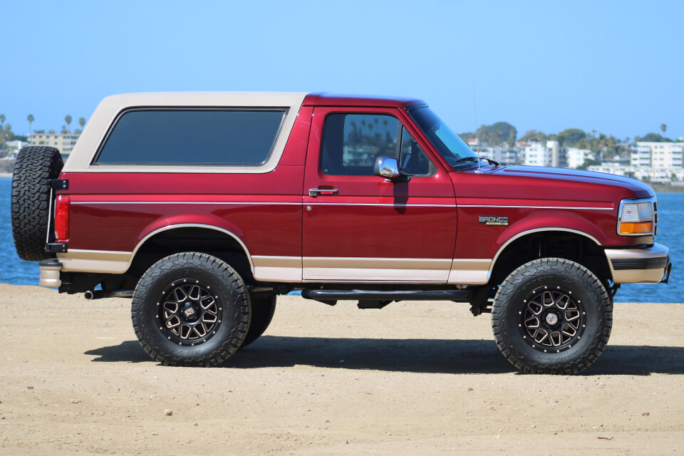 43k-Mile, 1-Owner 1996 Ford Bronco Eddie Bauer 4×4