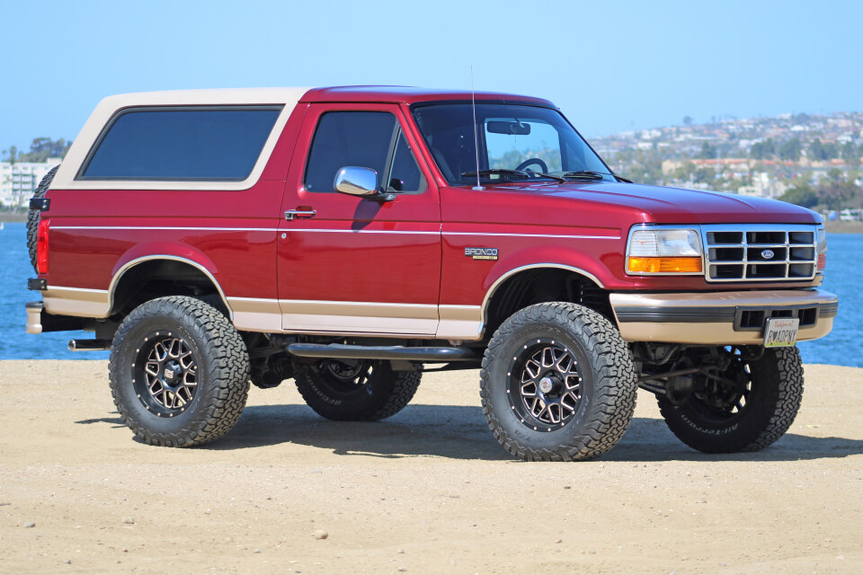 43k-Mile, 1-Owner 1996 Ford Bronco Eddie Bauer 4×4