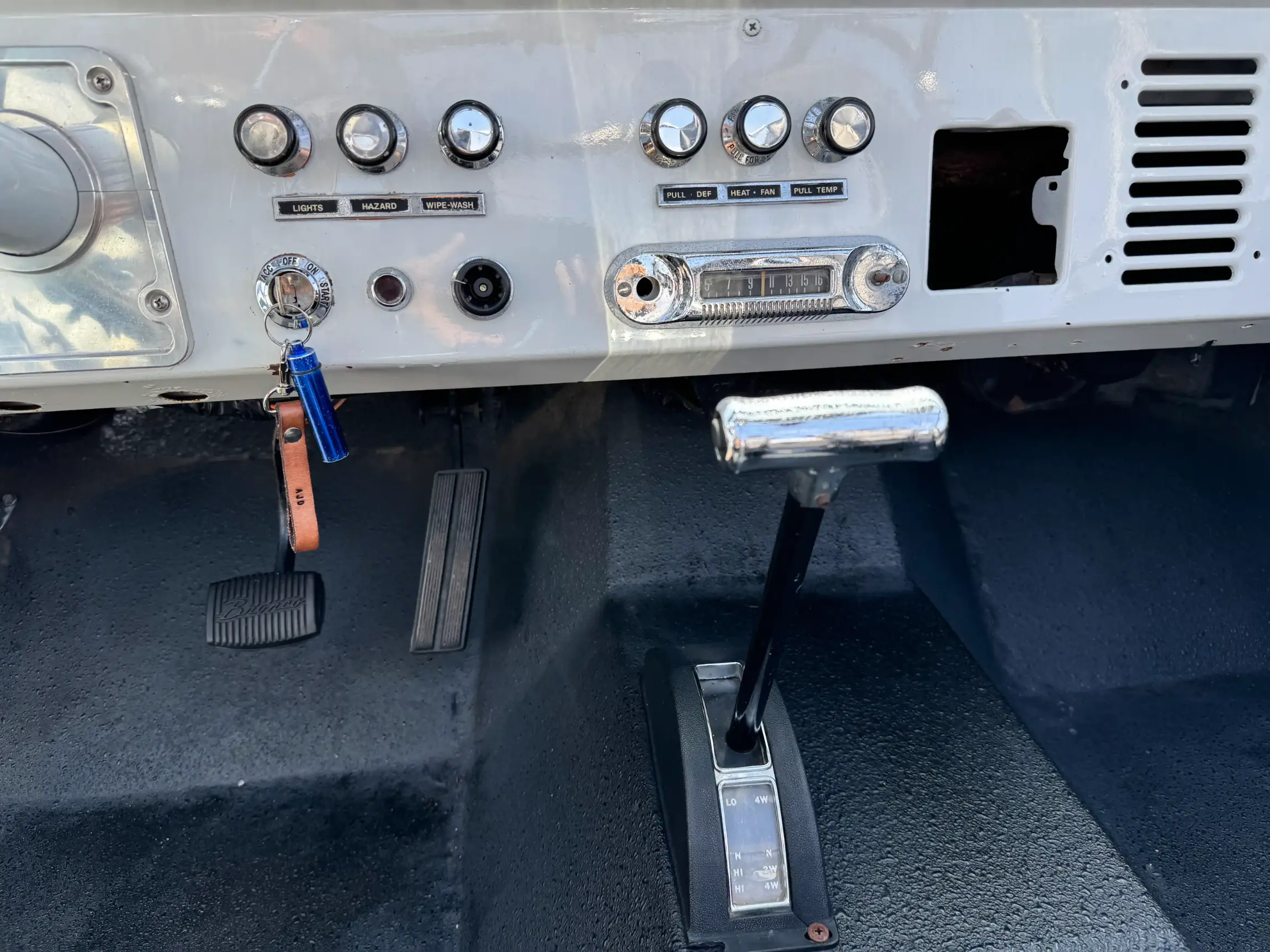 Sold: 1973 Ford Bronco Ranger 4×4