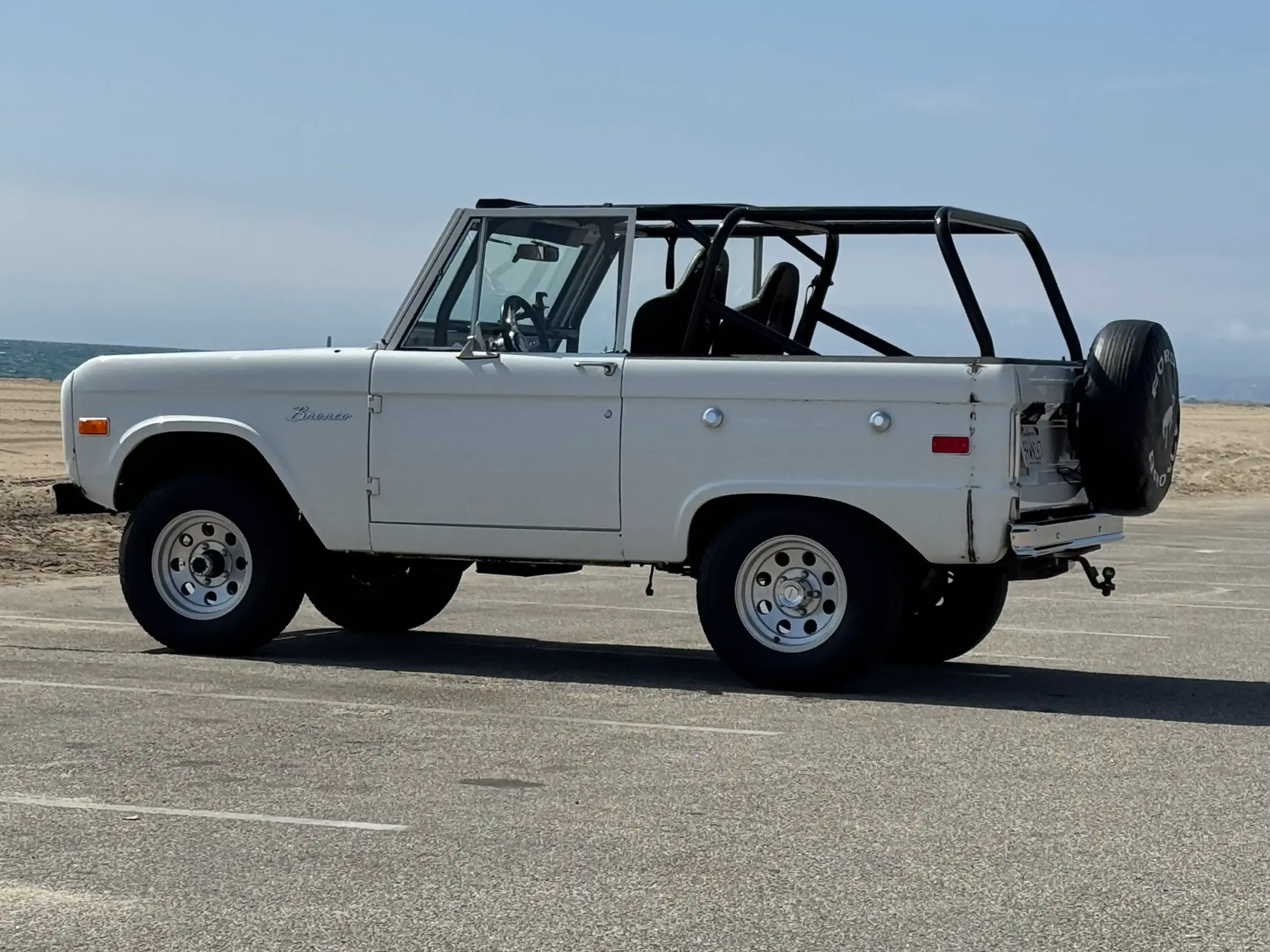 Sold: 1973 Ford Bronco Ranger 4×4