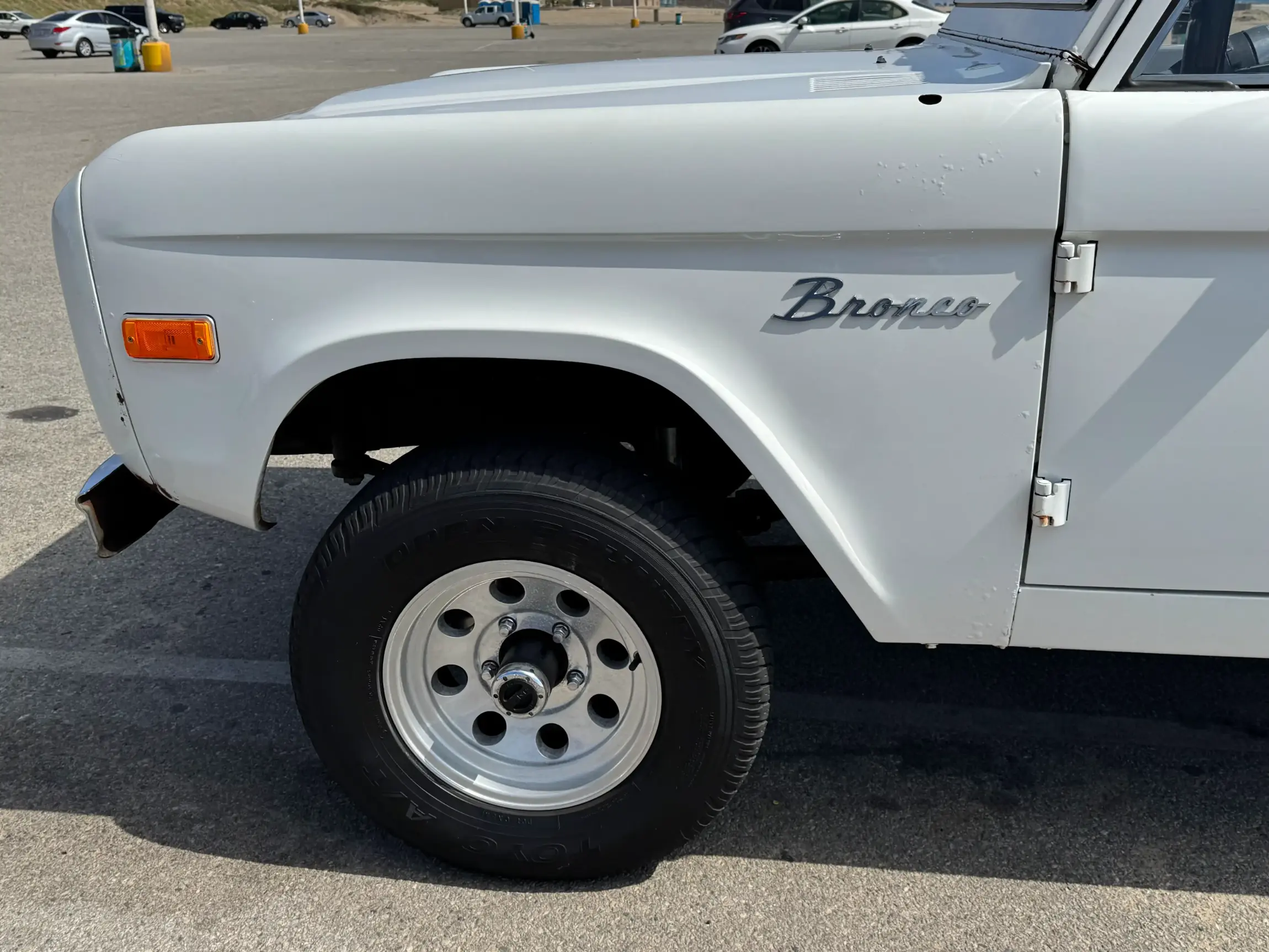 Sold: 1973 Ford Bronco Ranger 4×4