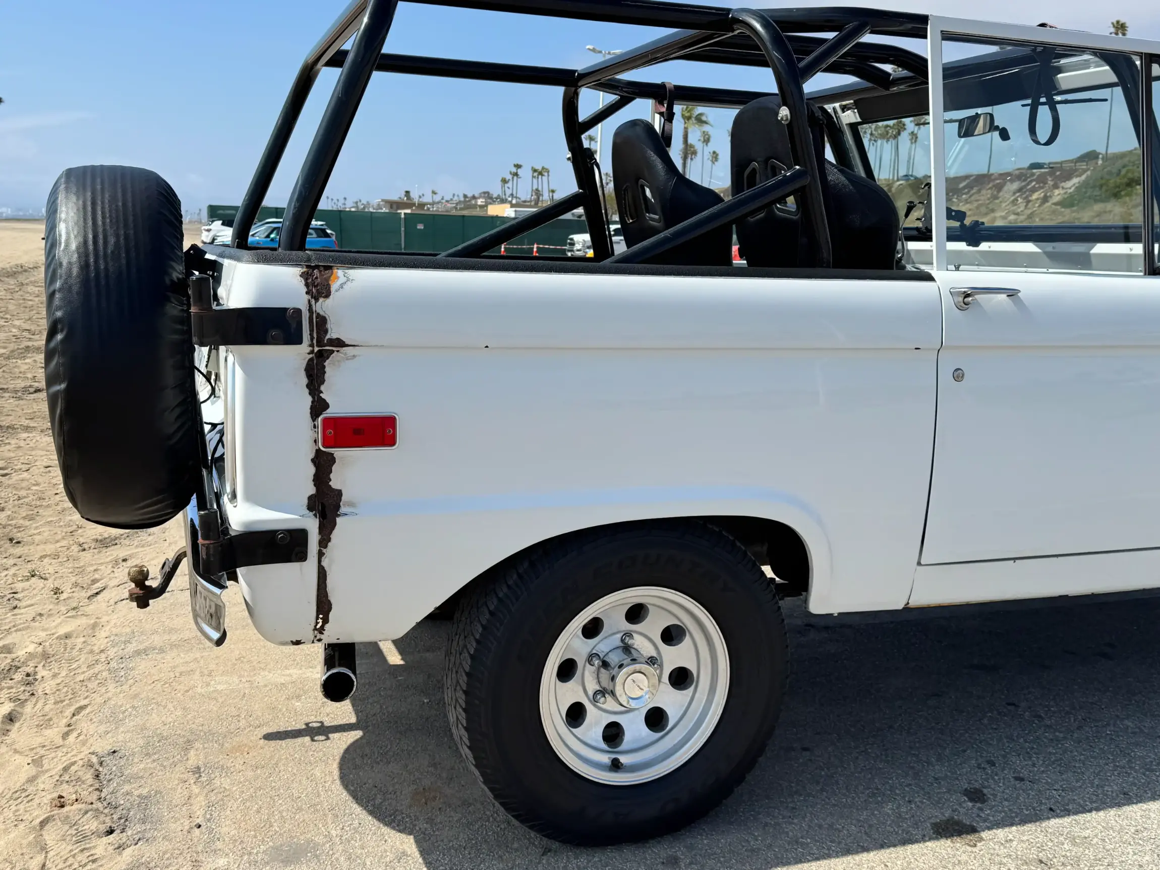 Sold: 1973 Ford Bronco Ranger 4×4