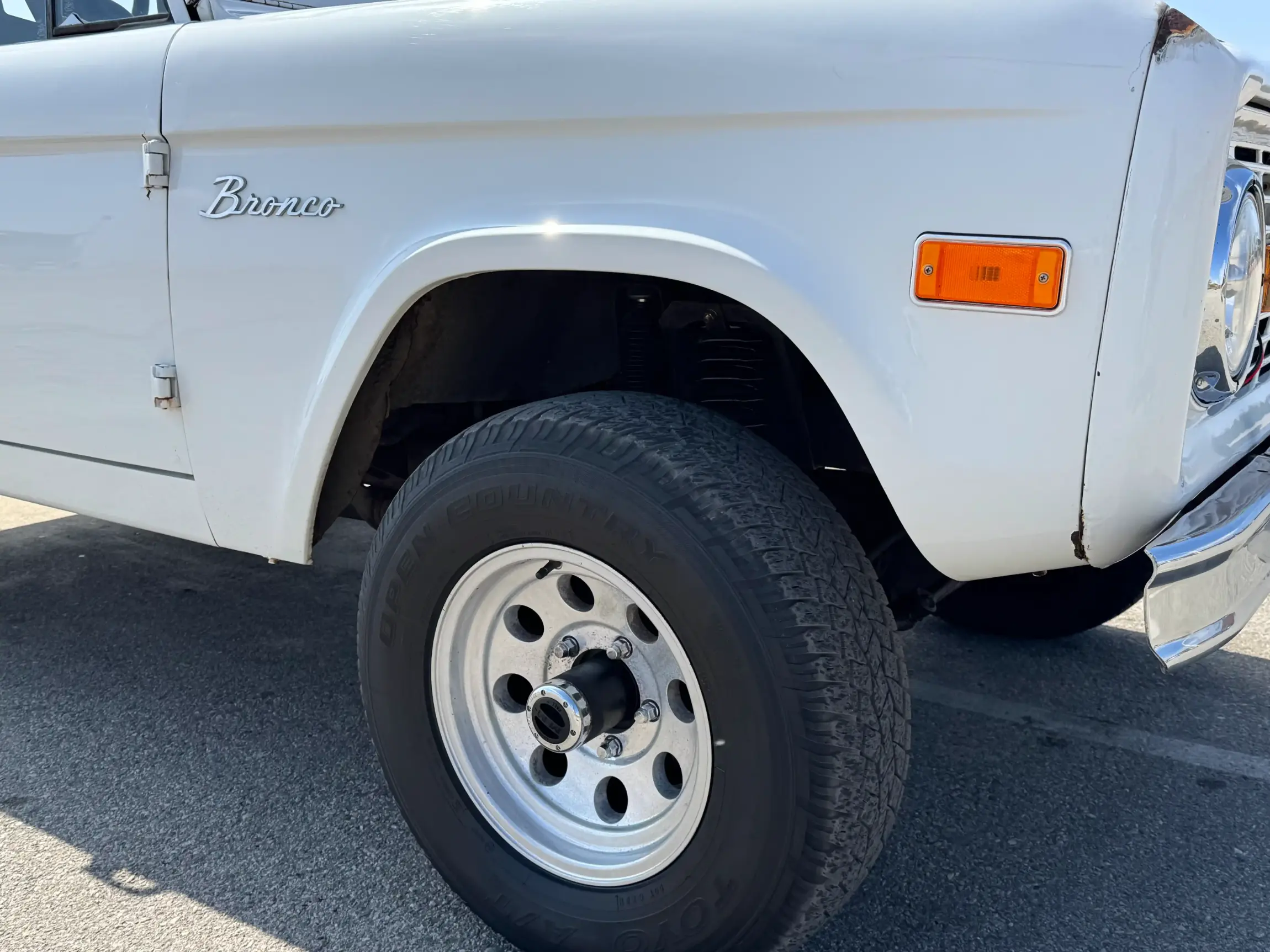 Sold: 1973 Ford Bronco Ranger 4×4