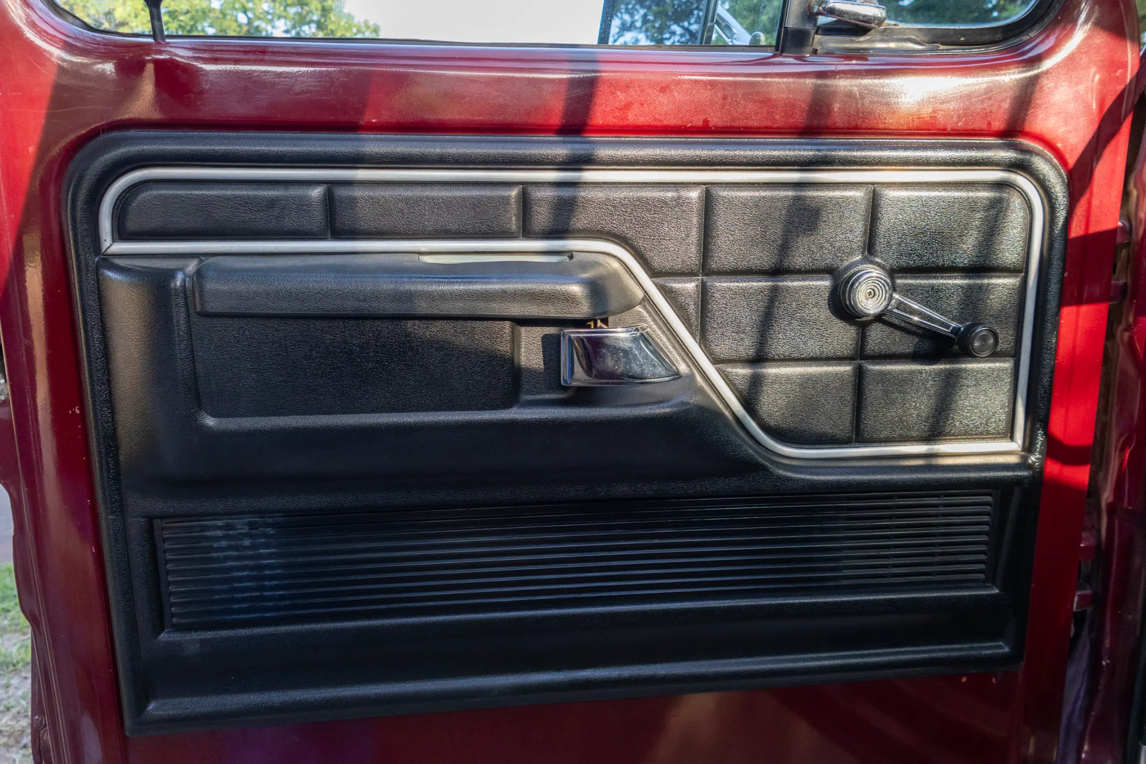 Sold: 1976 Ford F-250 Ranger 4×4 Highboy