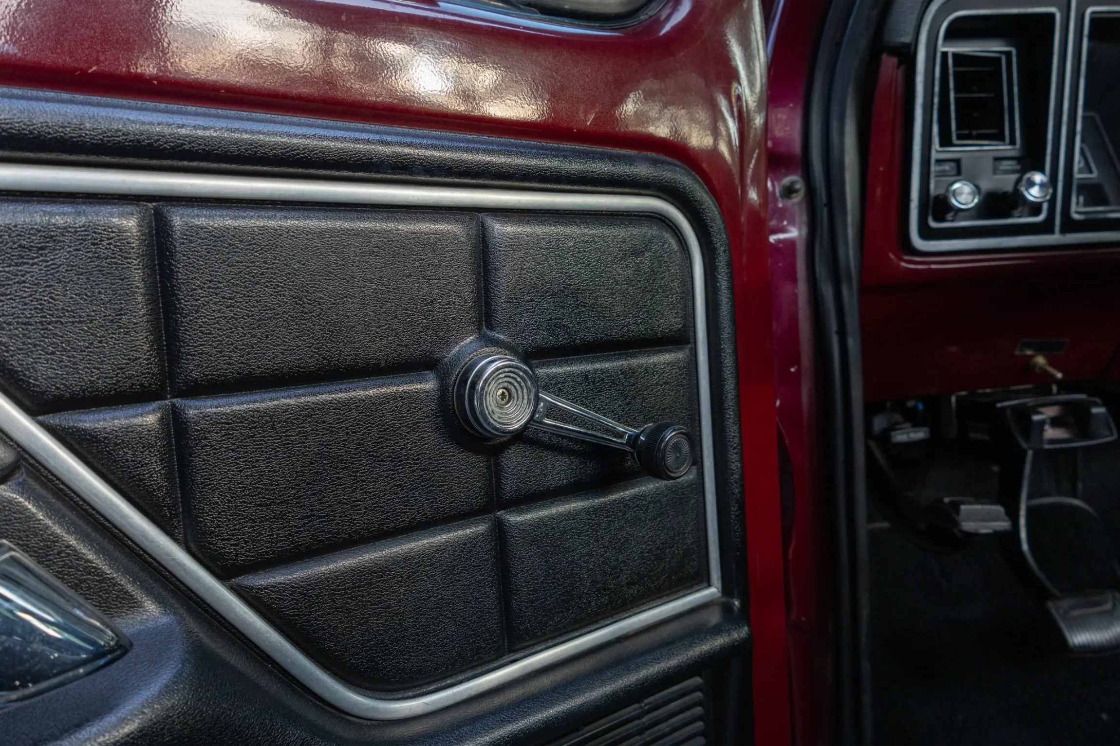 Sold: 1976 Ford F-250 Ranger 4×4 Highboy