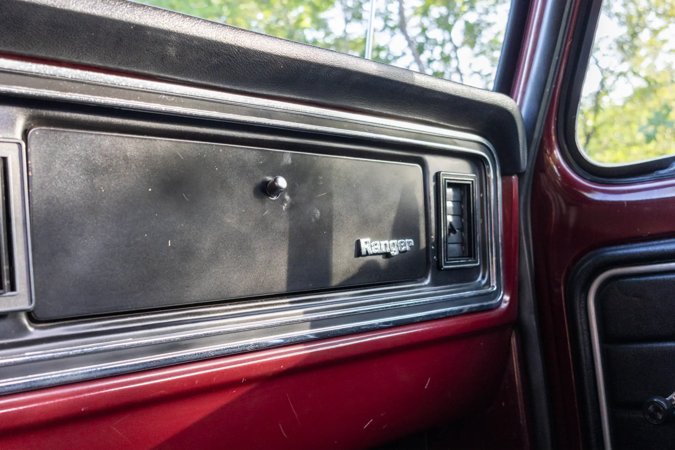 Sold: 1976 Ford F-250 Ranger 4×4 Highboy