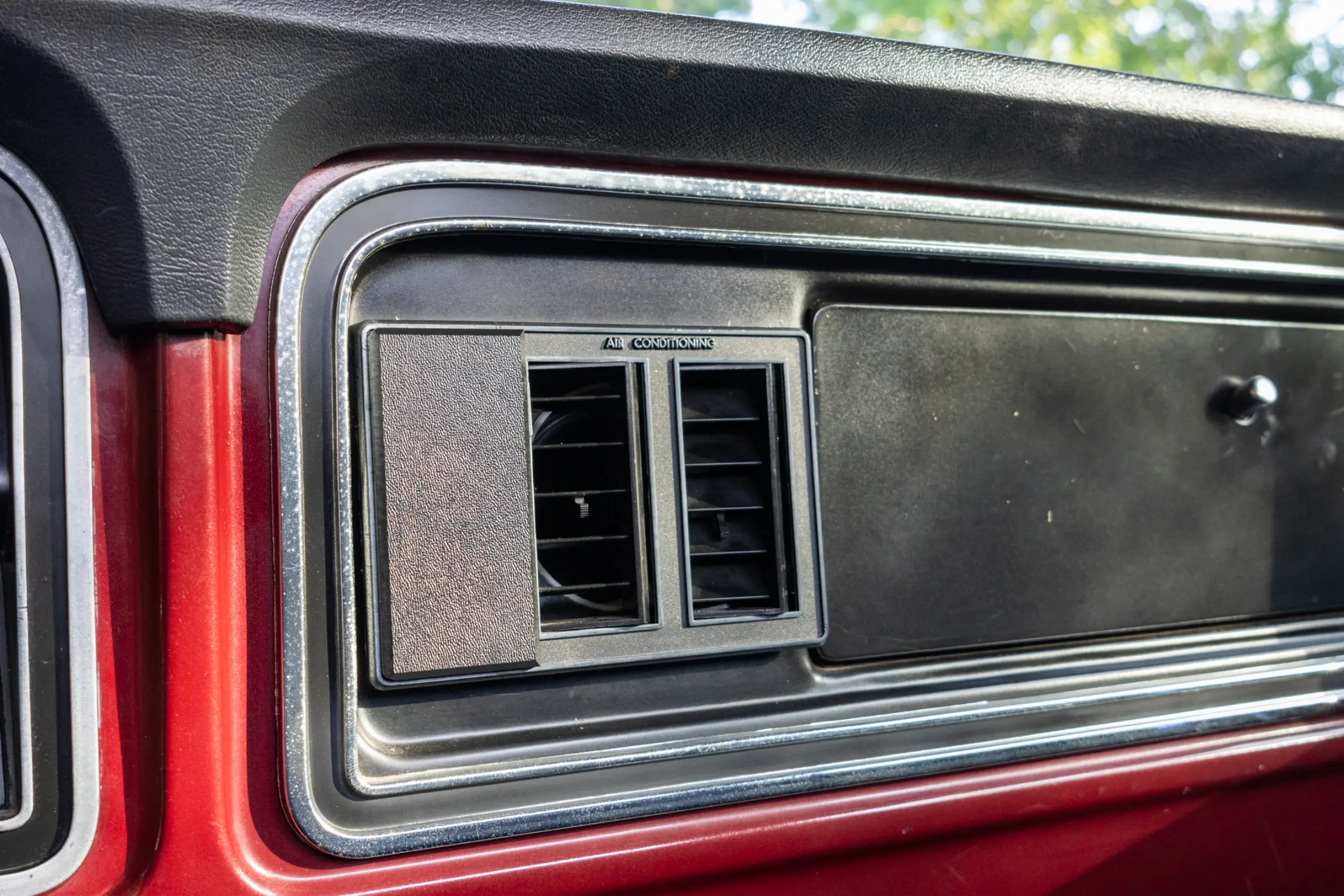 Sold: 1976 Ford F-250 Ranger 4×4 Highboy