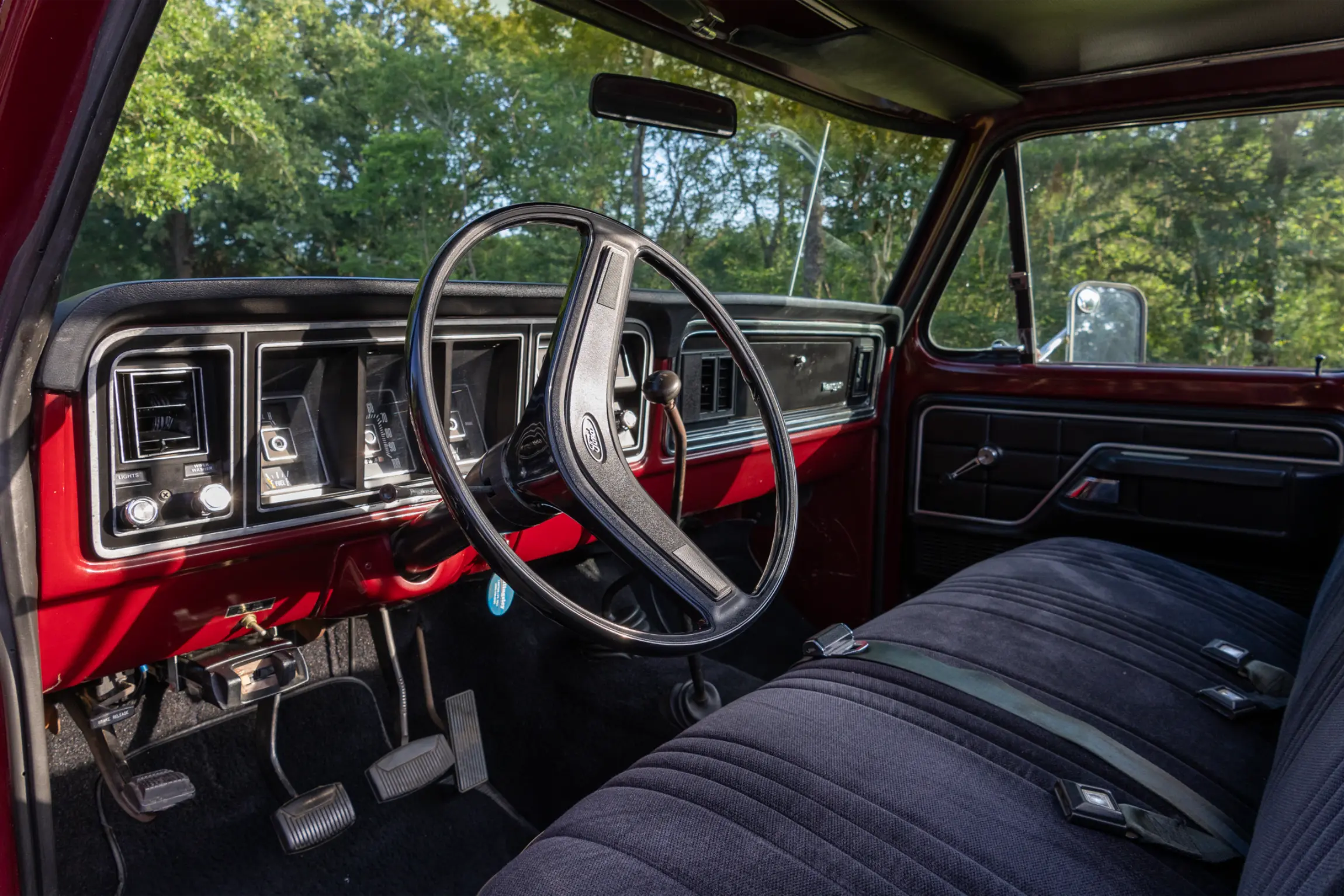 Sold: 1976 Ford F-250 Ranger 4×4 Highboy