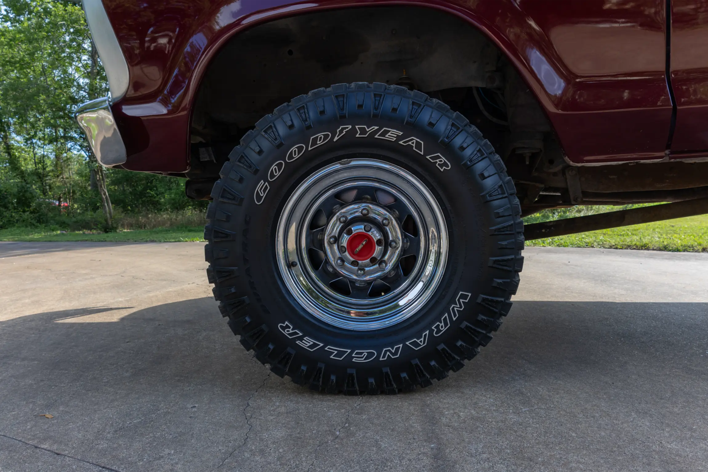Sold: 1976 Ford F-250 Ranger 4×4 Highboy