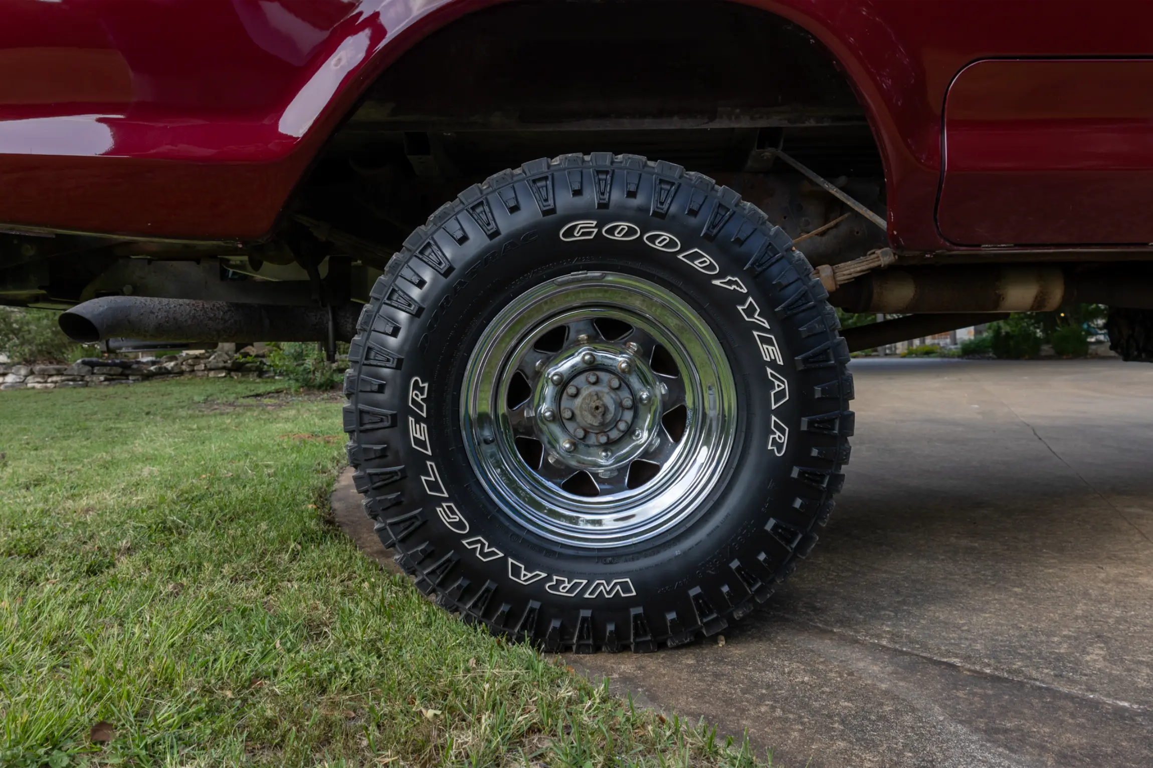 Sold: 1976 Ford F-250 Ranger 4×4 Highboy