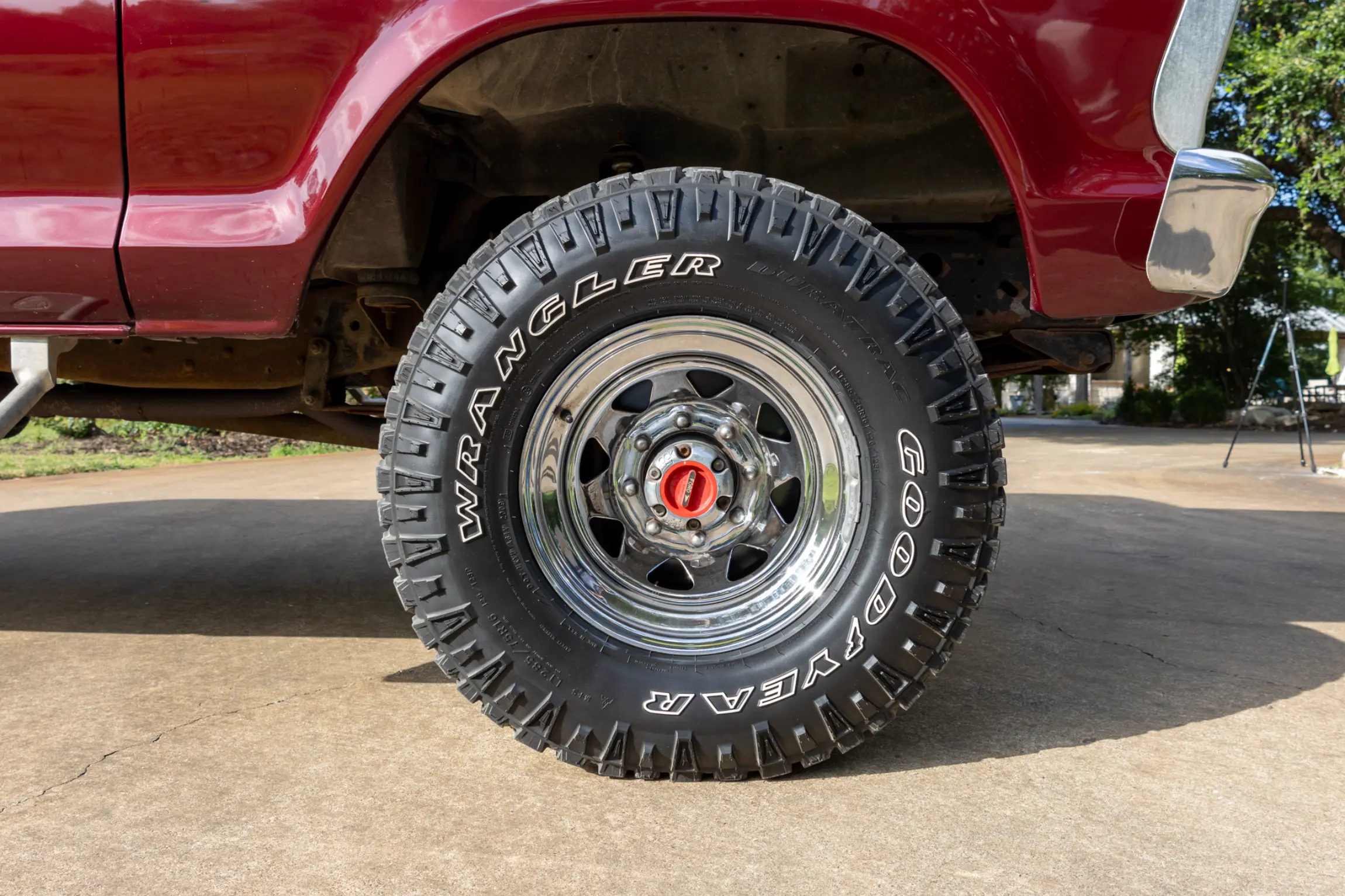 Sold: 1976 Ford F-250 Ranger 4×4 Highboy