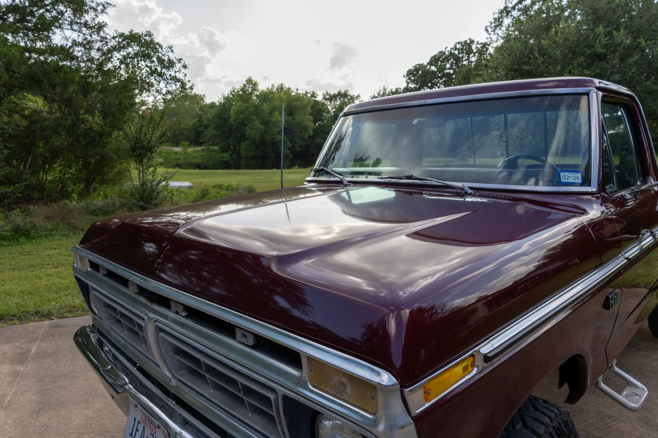 Sold: 1976 Ford F-250 Ranger 4×4 Highboy